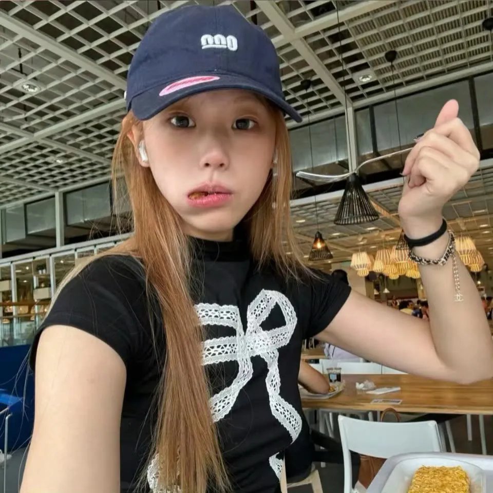明日好运到海报