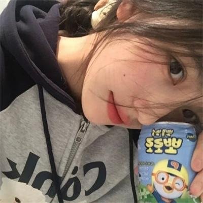 穿条纹衣的男孩海报